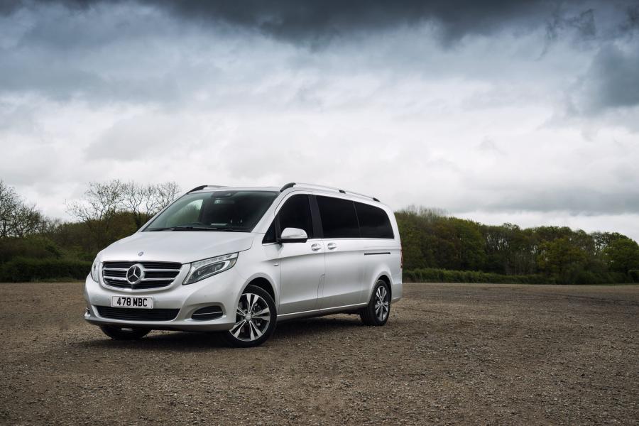  Mercedes-Benz V250 BlueTec Extralang Avantgarde 2015 года  (UK) (фото 1 из 24)